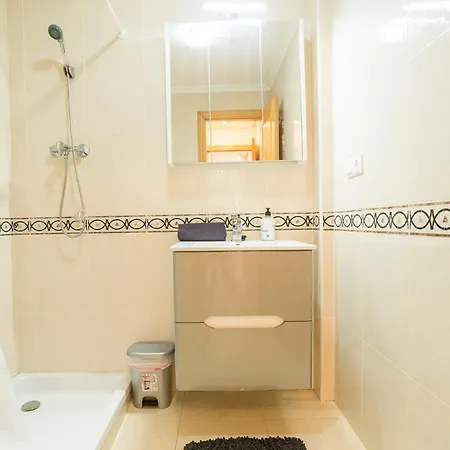 2 Bedroom 2 Bathroom Entire In With Pool