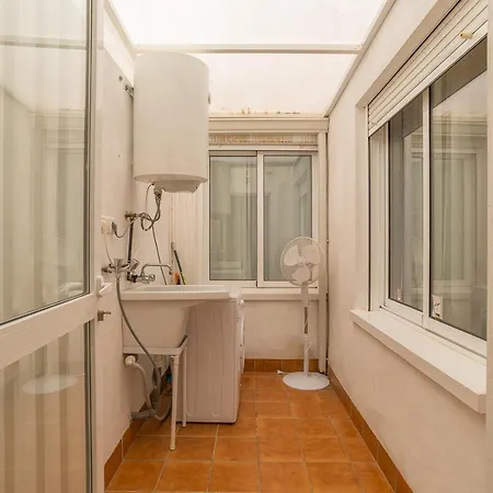 2 Bedroom 2 Bathroom Entire In With Pool